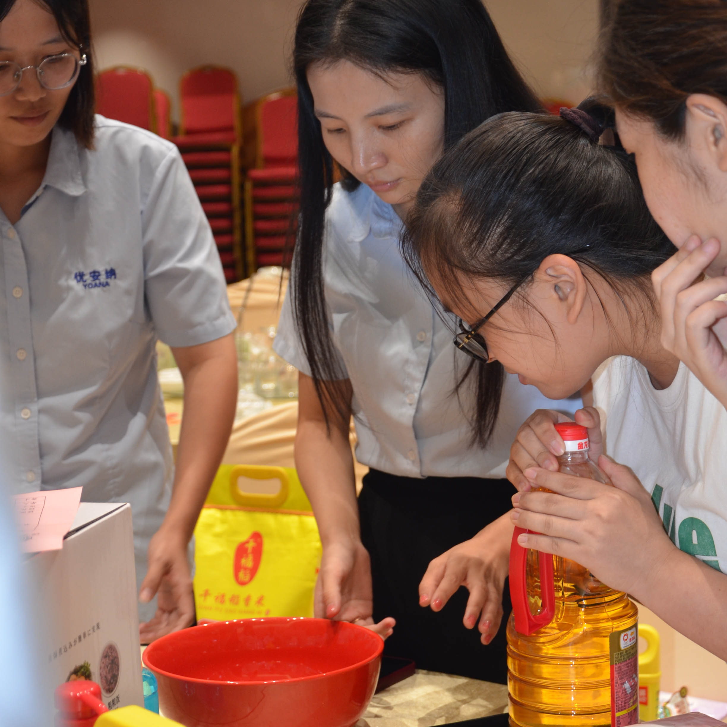 優安納中秋團圓，溫暖擔當共前行